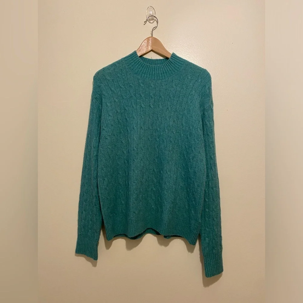 J. Crew Super soft Teal Women's Crew Neck Sweater. Size S L . Style BU741